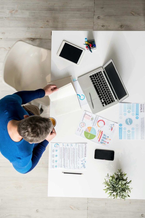 Quali strategie di marketing esperienziale possono essere usate per un'azienda di caffè artigianale?